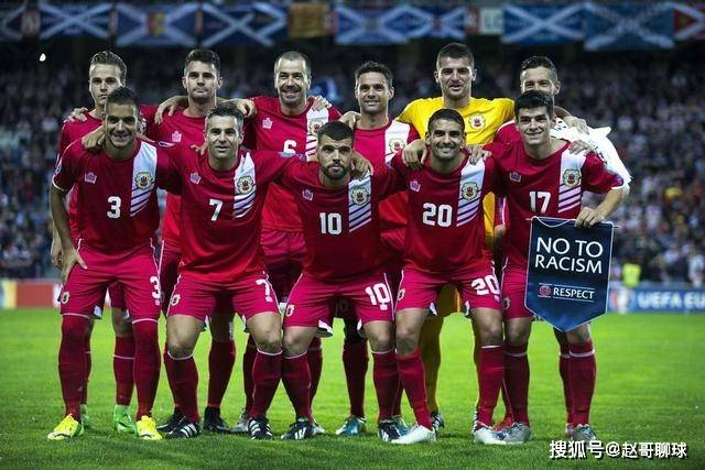 同曦外援空中伸脚踹赵继伟！裁判吹罚违体犯规